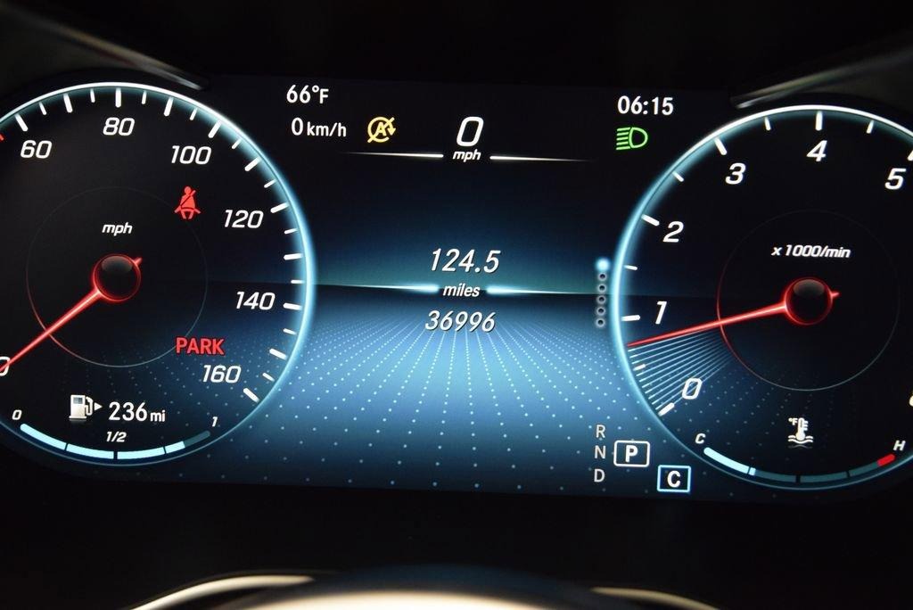 2022 Mercedes-Benz GLC GLC 300 — 36,992 Miles | Executive Tier