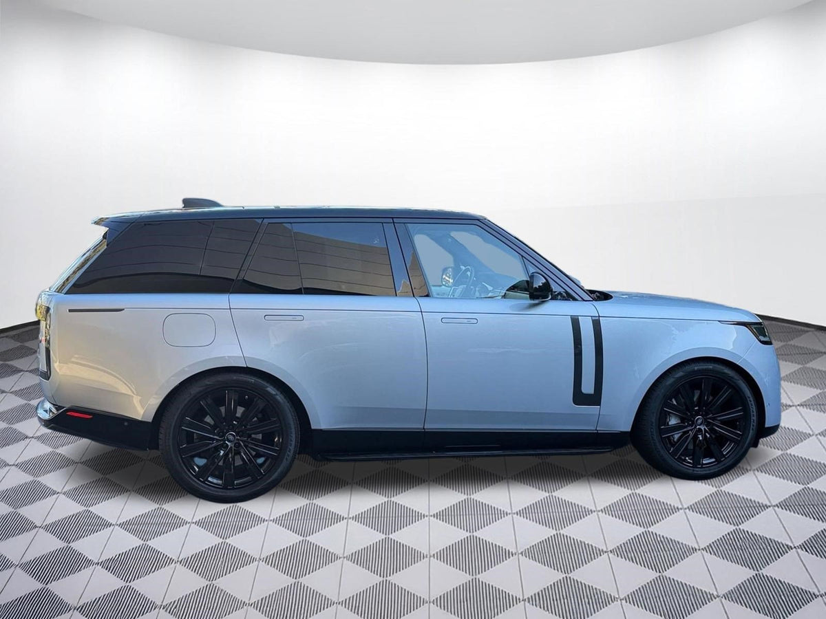 2023 Land Rover Range Rover SE — 38,583 Miles | MoldnFly Luxury