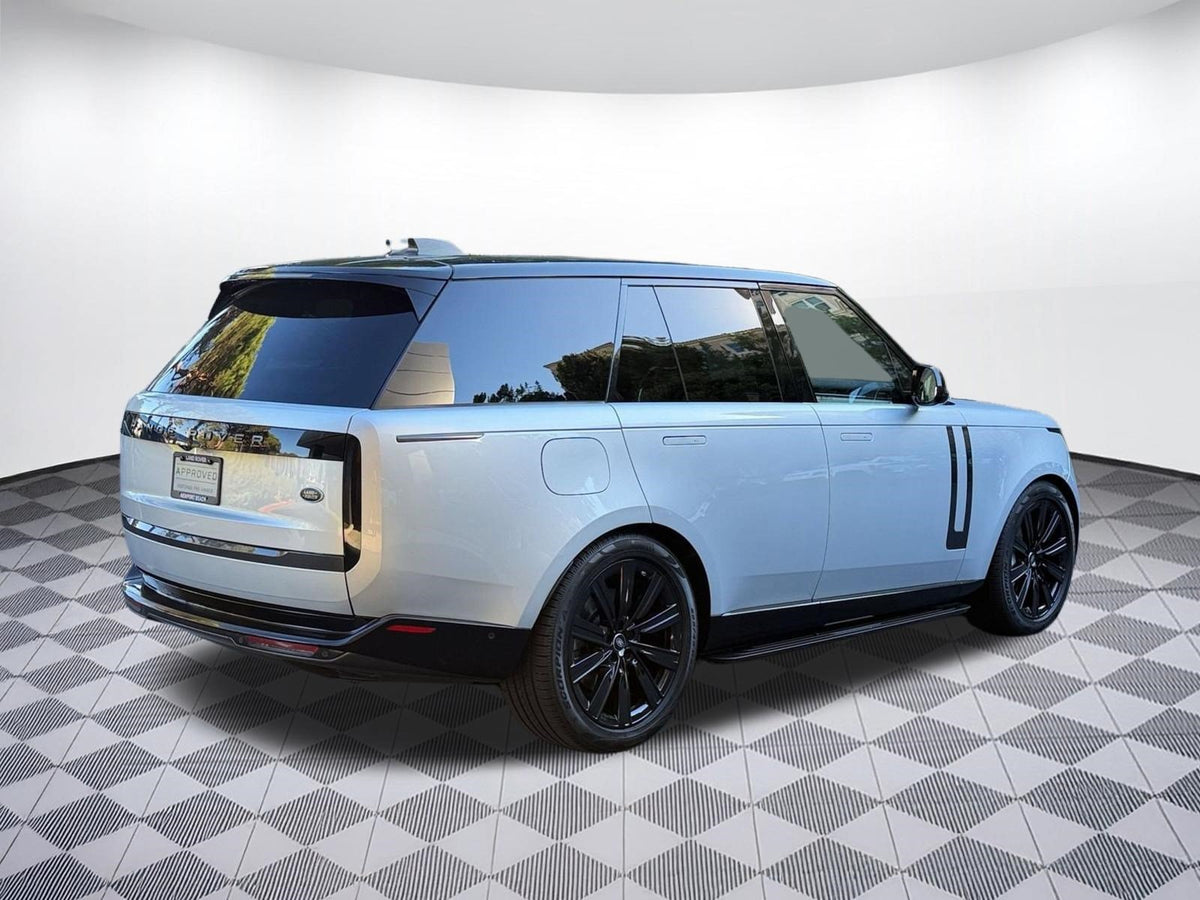 2023 Land Rover Range Rover SE — 38,583 Miles | MoldnFly Luxury