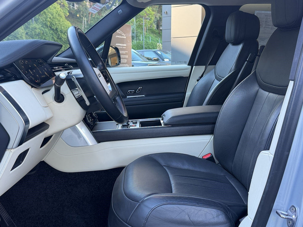 2023 Land Rover Range Rover SE — 38,583 Miles | MoldnFly Luxury