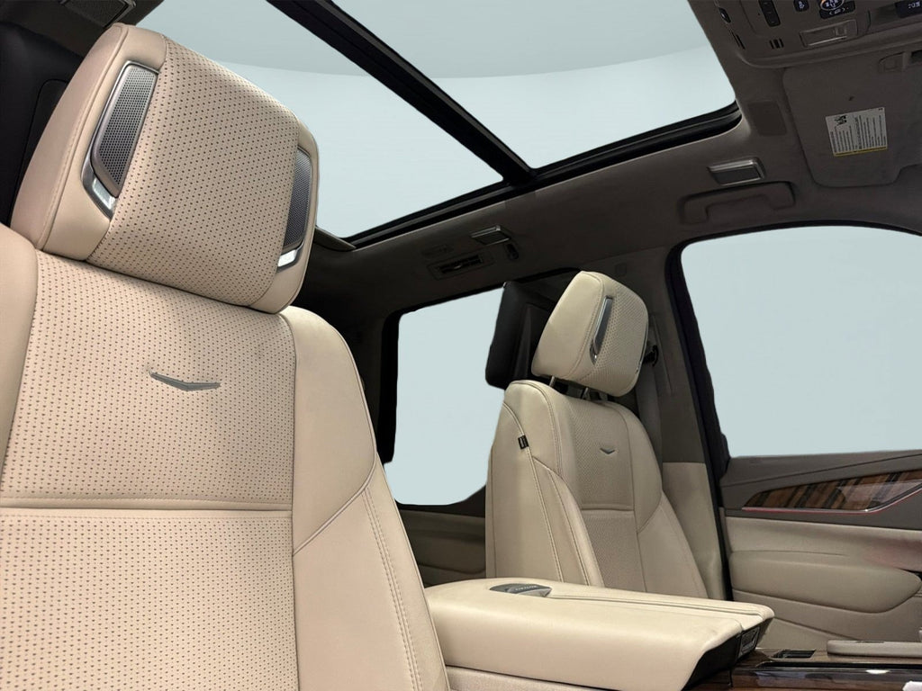 2022 Cadillac Escalade Sport Platinum 4WD — 29,627 Miles | MoldnFly Luxury