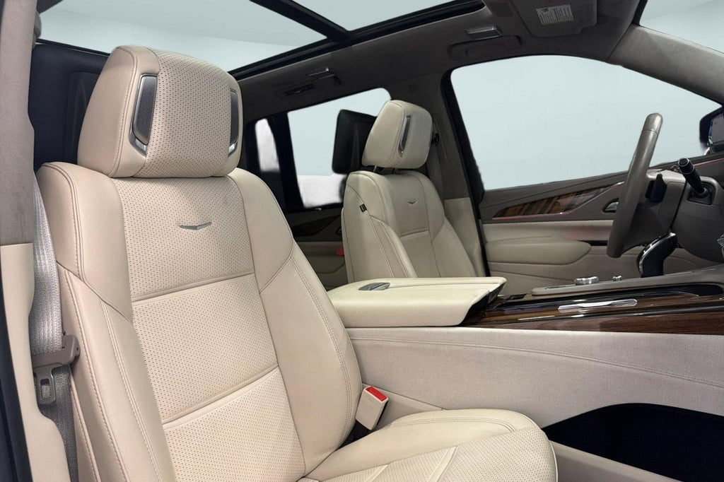 2022 Cadillac Escalade Sport Platinum 4WD — 29,627 Miles | MoldnFly Luxury