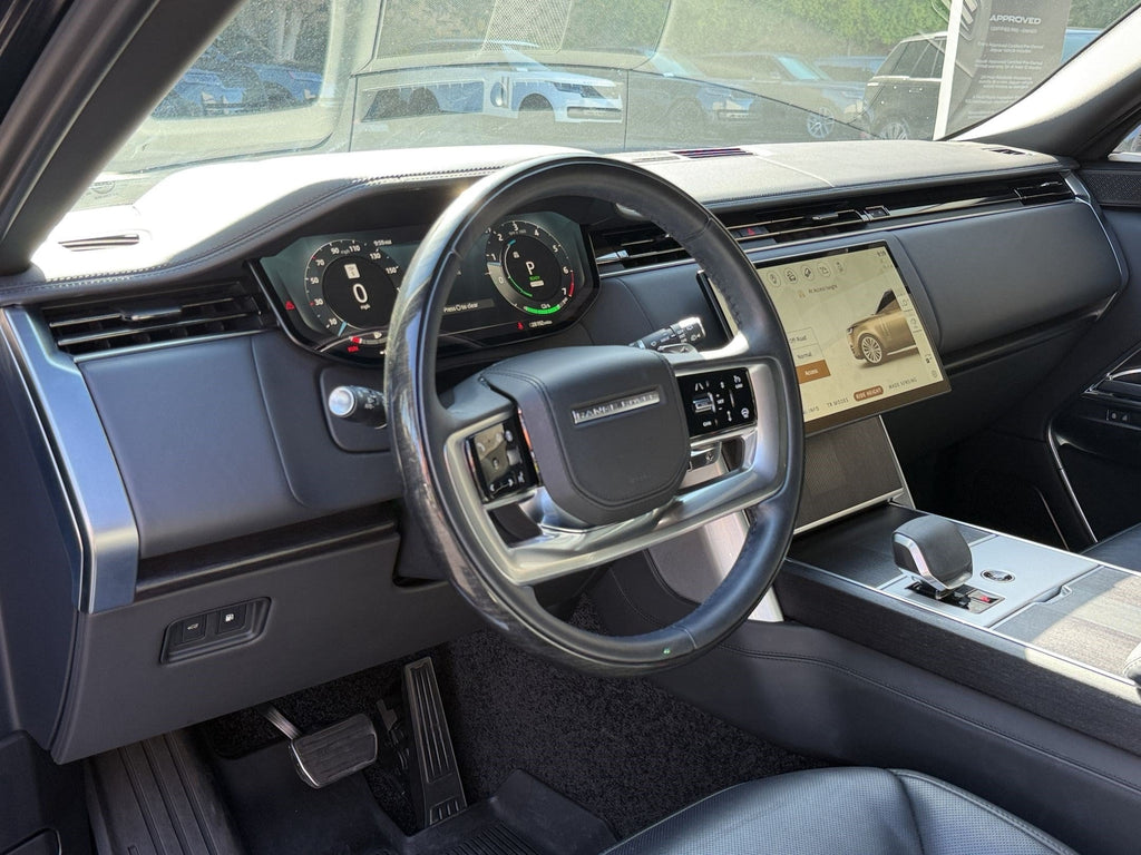 2025 Land Rover Range Rover P550e Autobiography — 28,195 Miles | MoldnFly Ultra Luxury