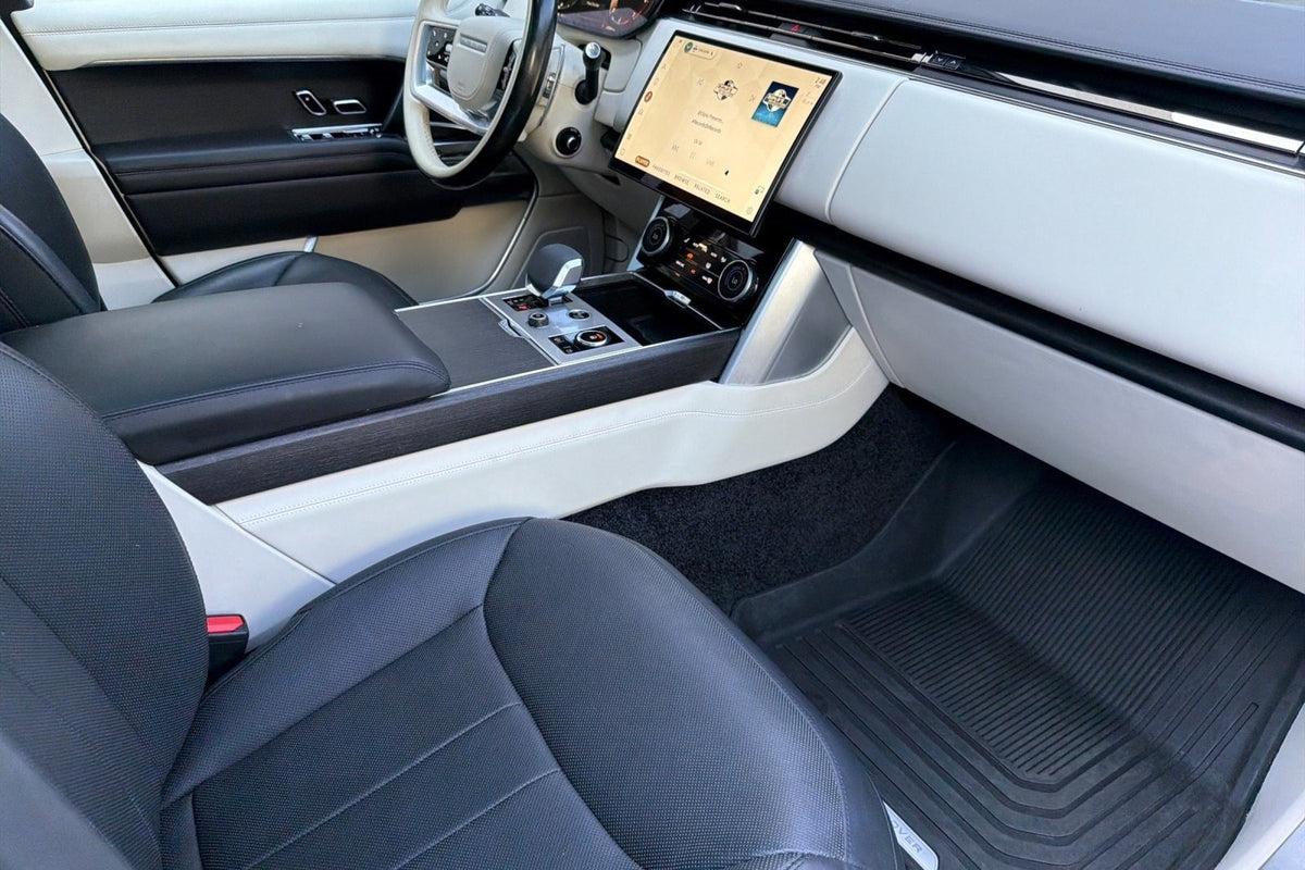 2023 Land Rover Range Rover P400 SE SWB — 25,081 Miles | MoldnFly Luxury