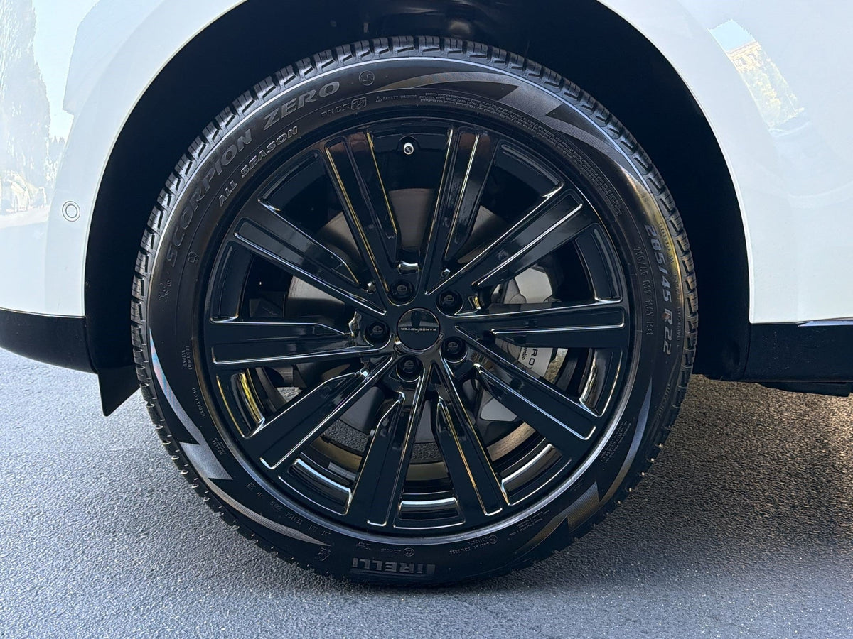 2026 Land Rover Range Rover SE — 12 Miles | MoldnFly Ultra Luxury