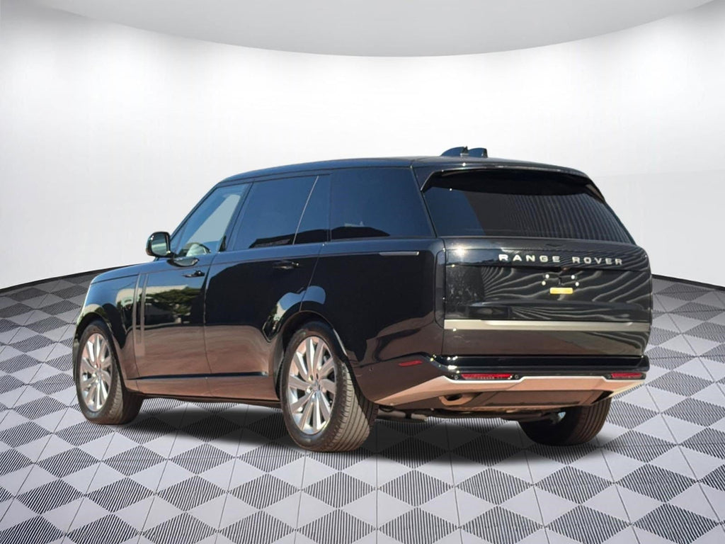2024 Land Rover Range Rover P400 SE LWB 7 Seat — 9,870 Miles | MoldnFly Luxury