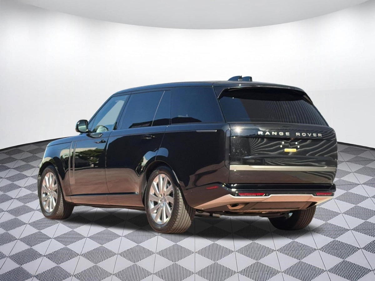 2024 Land Rover Range Rover P400 SE LWB 7 Seat — 9,870 Miles | MoldnFly Luxury