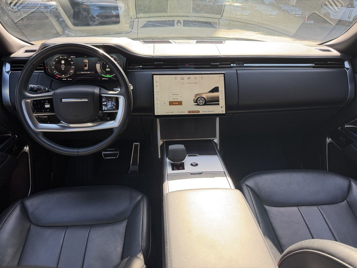 2025 Land Rover Range Rover P550e Autobiography — 28,195 Miles | MoldnFly Ultra Luxury