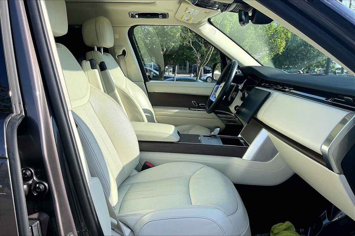 2024 Land Rover Range Rover P530 SE SWB — 41,818 Miles | MoldnFly Luxury