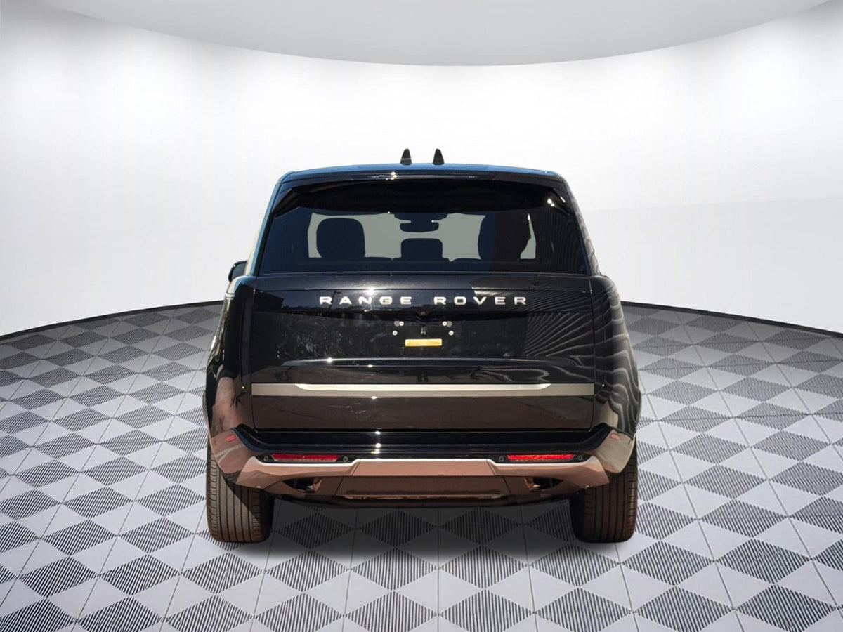 2024 Land Rover Range Rover P400 SE LWB 7 Seat — 9,870 Miles | MoldnFly Luxury