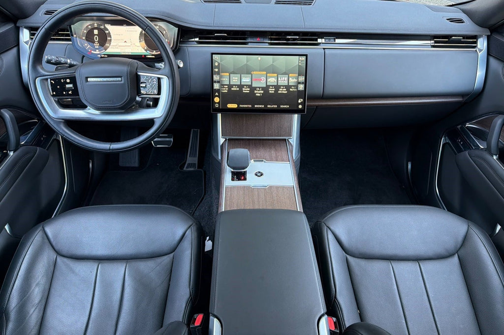 2024 Land Rover Range Rover P400 SE LWB 7 Seat — 9,870 Miles | MoldnFly Luxury