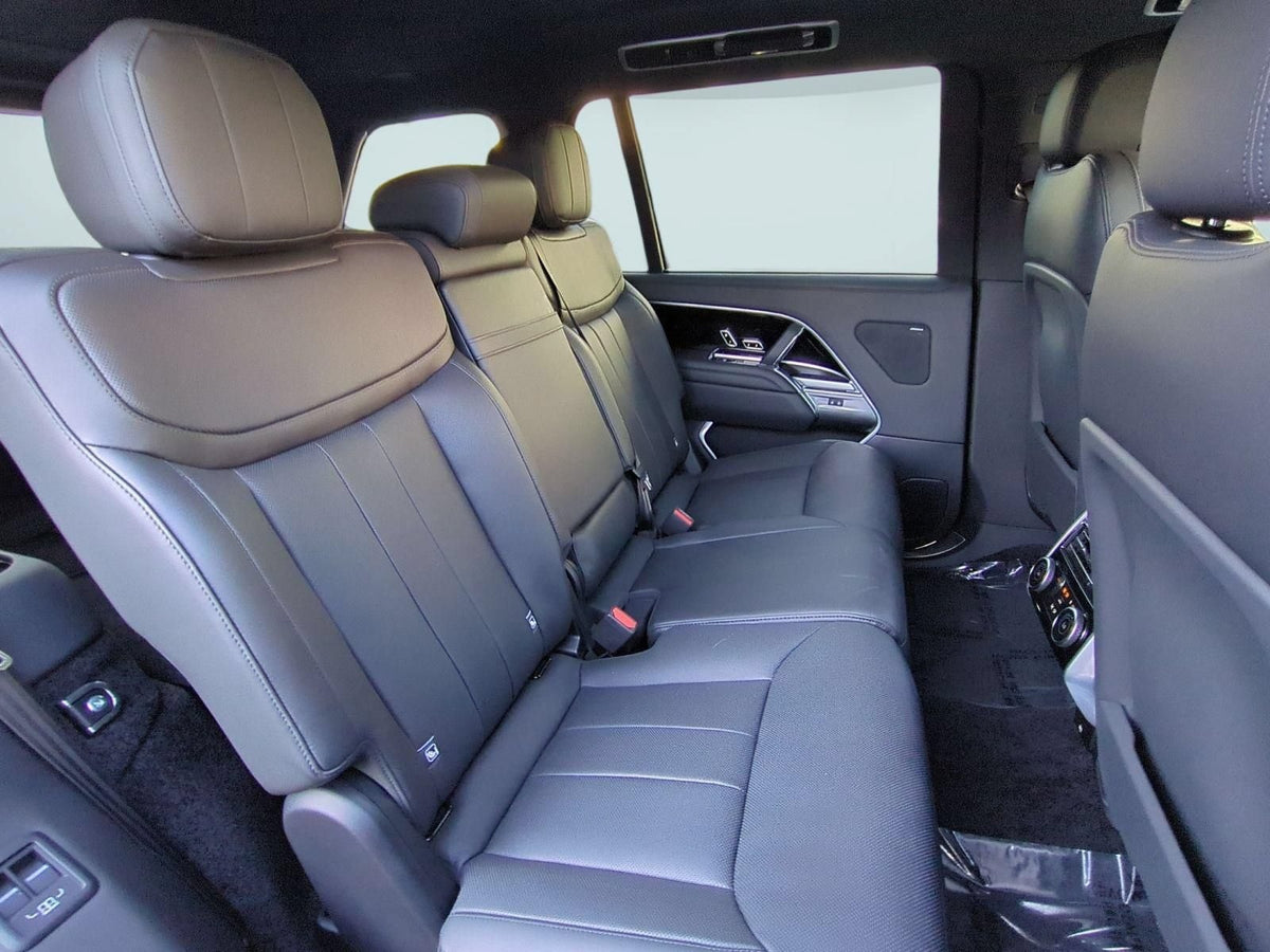 2025 Land Rover Range Rover P400 SE LWB 7 Seat — 16,342 Miles | MoldnFly Ultra Luxury