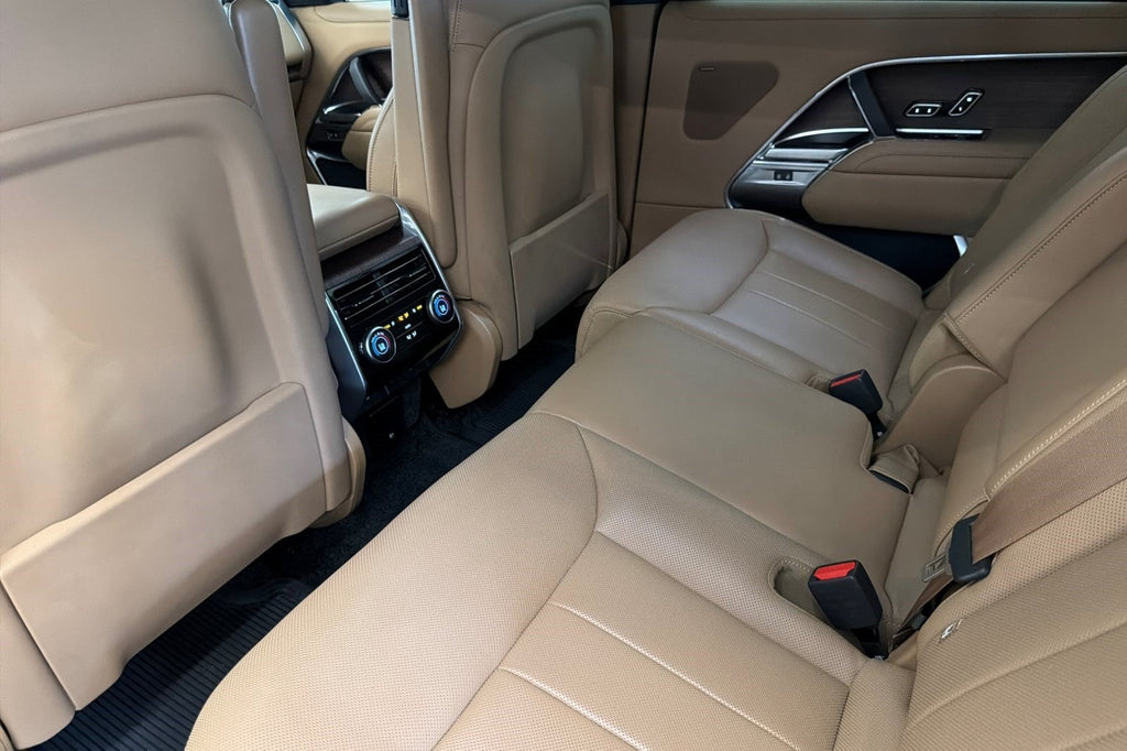 2025 Land Rover Range Rover P530 SE LWB 7 Seat — 14,017 Miles | MoldnFly Ultra Luxury