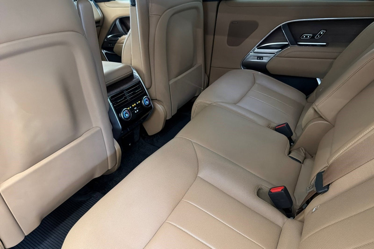 2025 Land Rover Range Rover P530 SE LWB 7 Seat — 14,017 Miles | MoldnFly Ultra Luxury